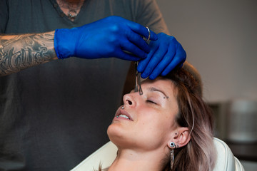 Effective home remedies to reduce cartilage piercing bump